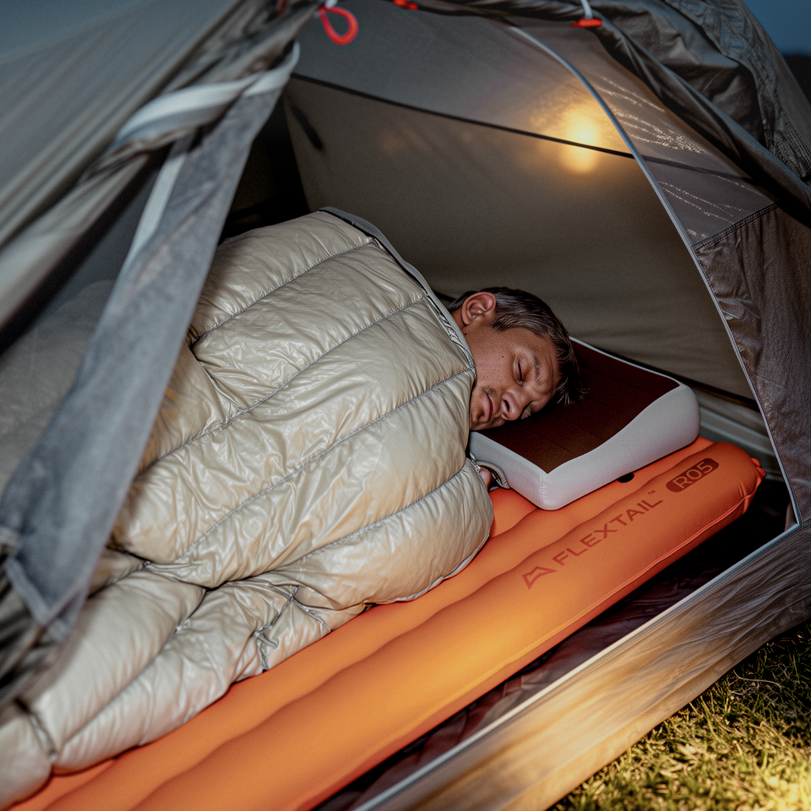 TINY SLEEPING PAD R05 LARGE- Larger, Lighter, More Comfortable (196cm, 5 R-value）